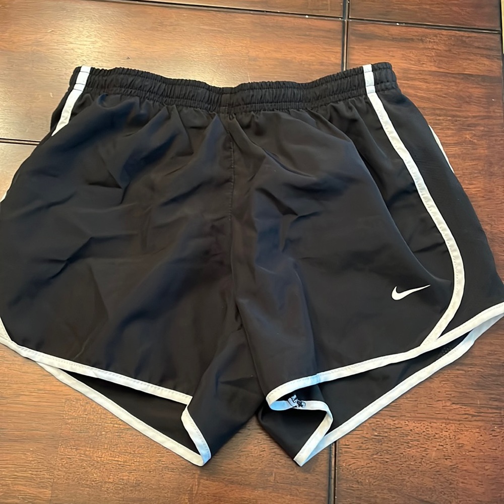 Nike shorts girls large